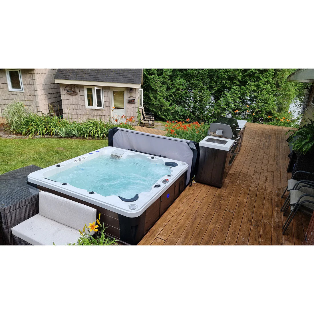 Canadian Spa Erie AI HotTub6 Person 46Jet 213x213cm