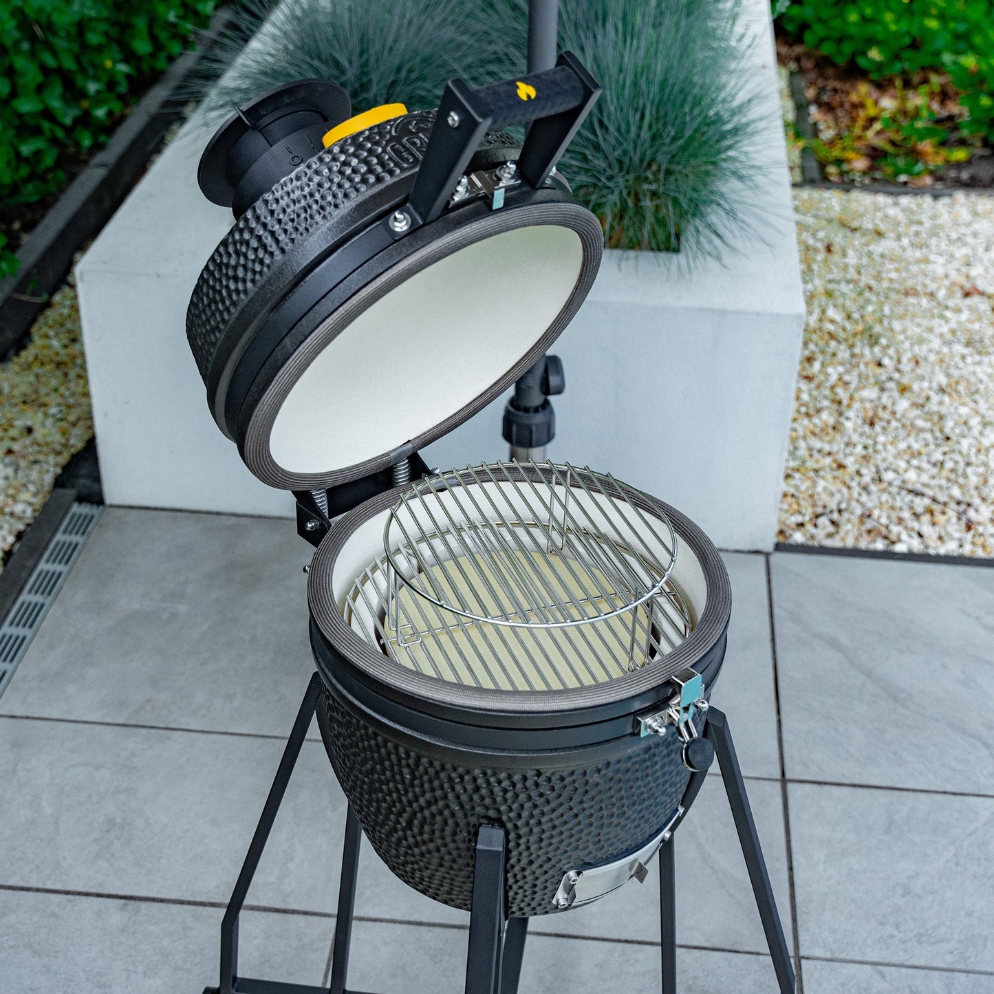 GRLLR Kamado's Ember Classic 18 inch Matte Black
