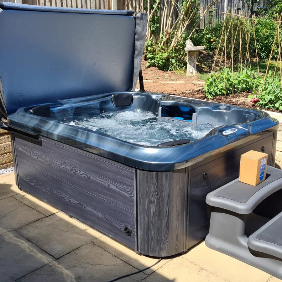 H2O Hottubs 2000 Series 13A Plug & Play