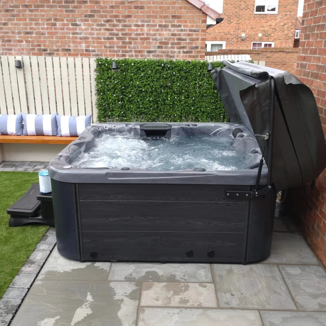 H2O Hottubs 4500 Series 32A Twin Pump