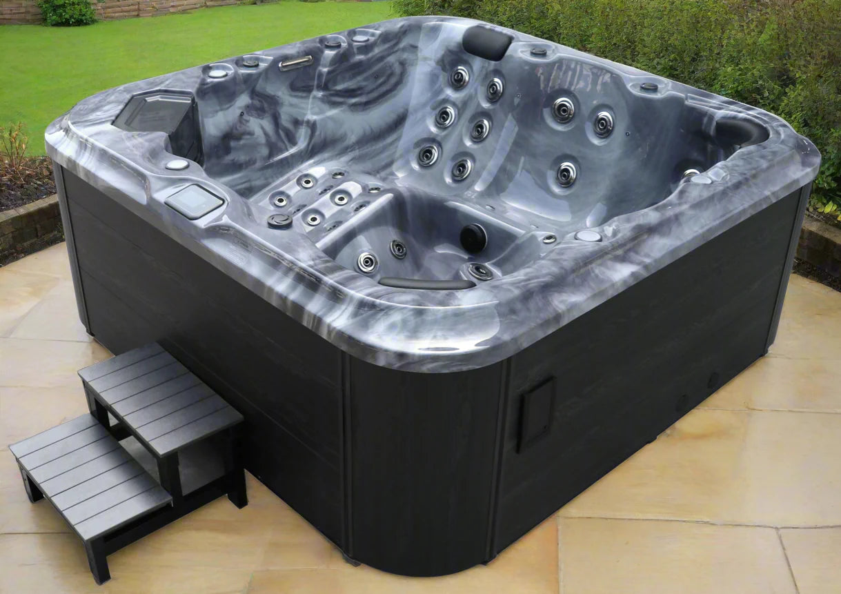 H2O Hottubs 6000 Series 32A Twin Pump