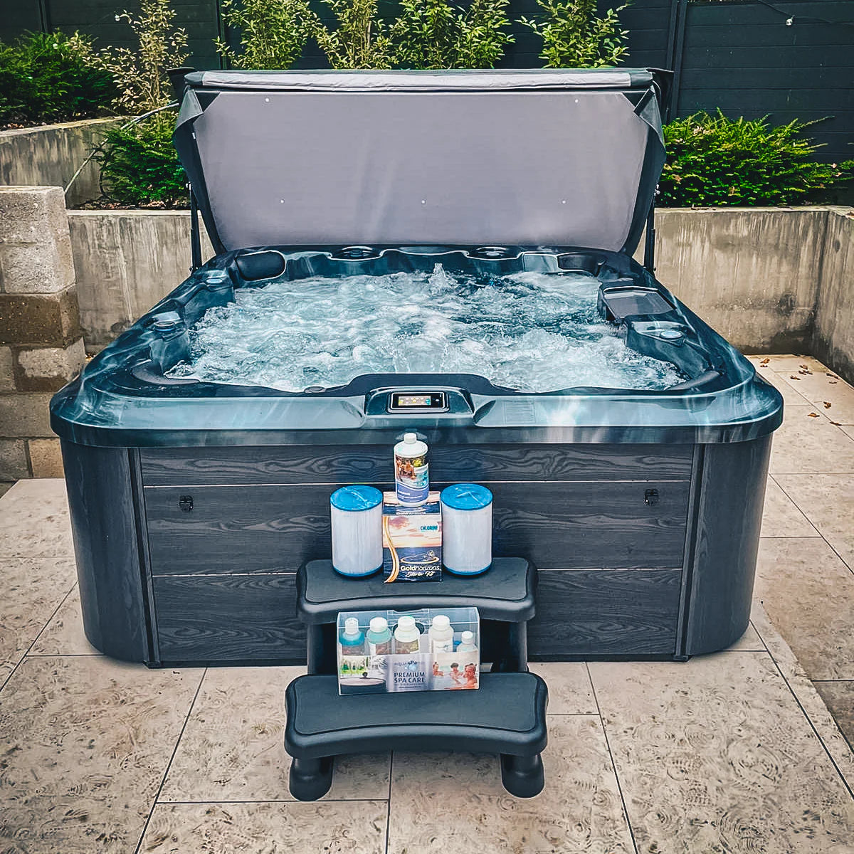 H2O Hottubs 7000 Series 32A Twin Pump