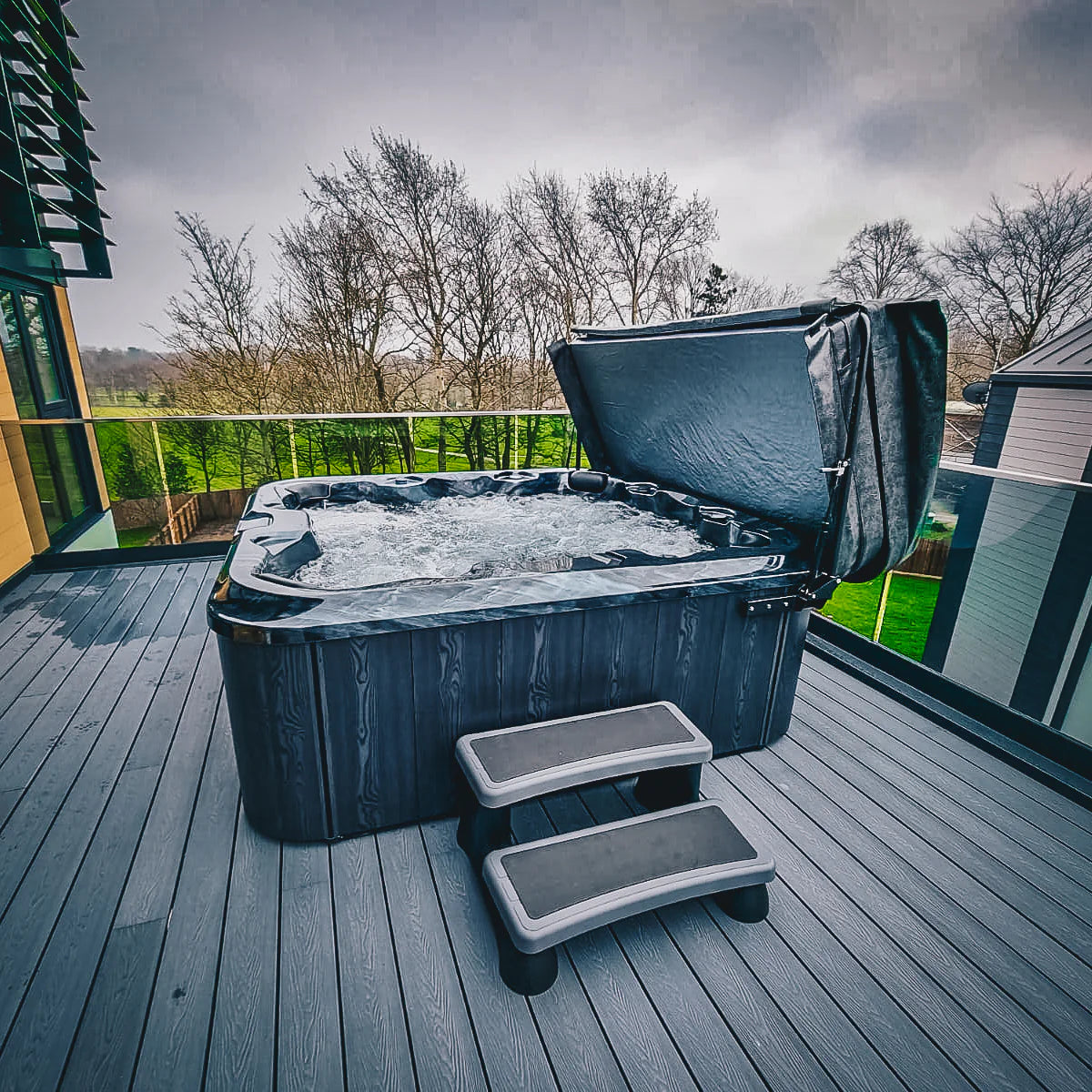 H2O Hottubs 7000 Series 32A Twin Pump