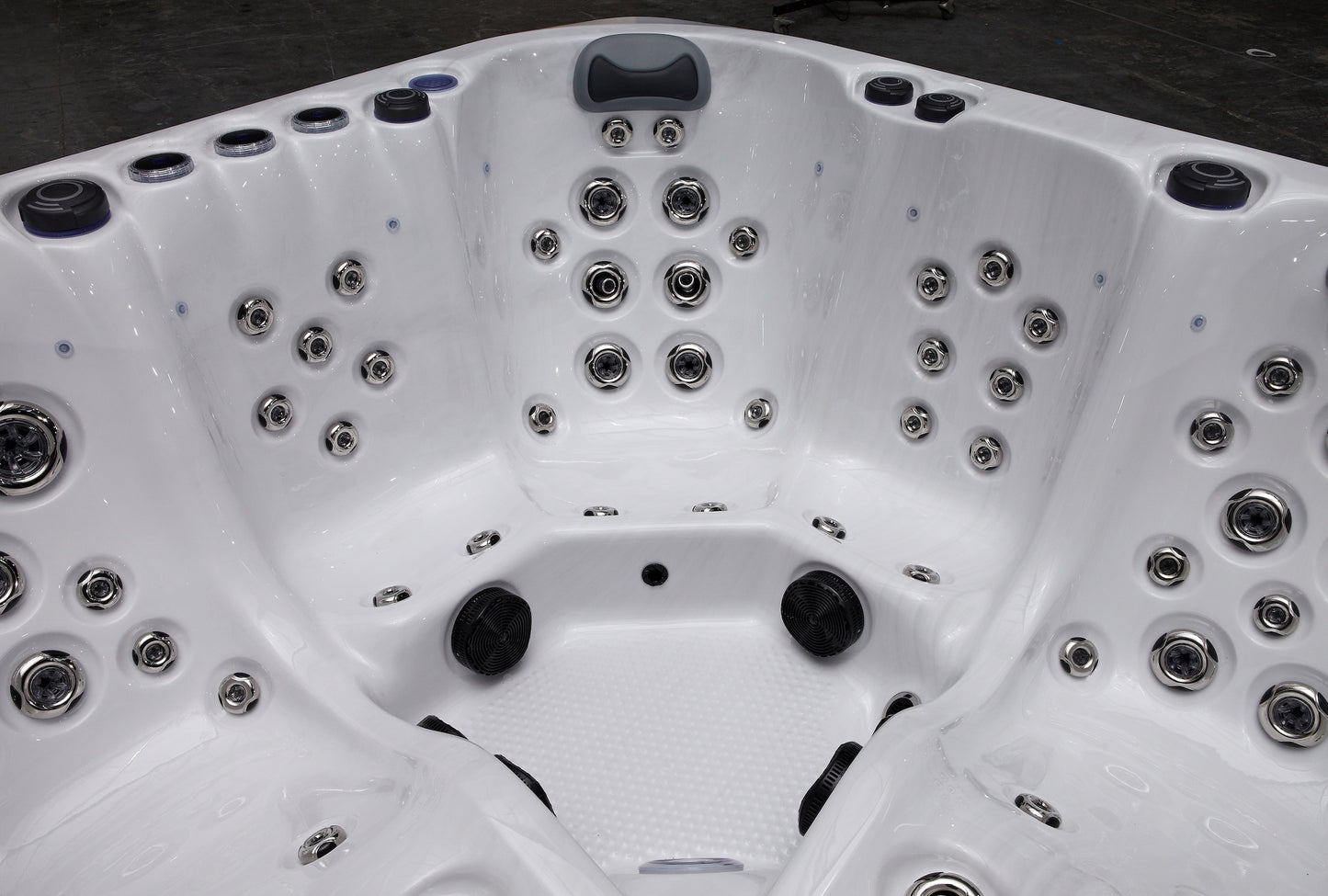 Superior Wellness 5 Person Hot Tub OR7523 32AMP