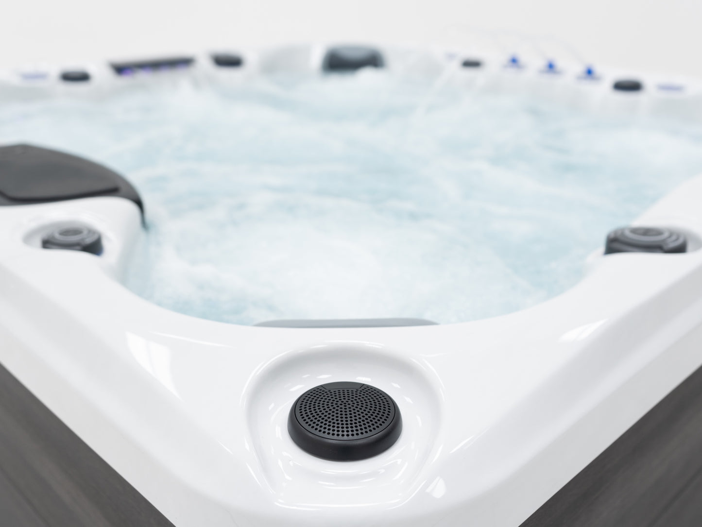 Superior Wellness 7 Person Hot Tub OR5907 32AMP