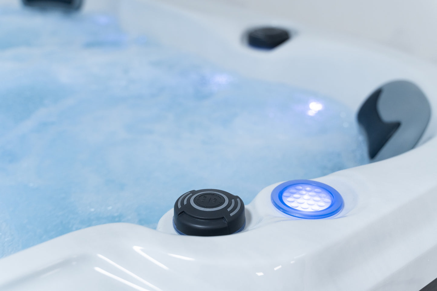 Superior Wellness 5 Person Hot Tub OR7915 32AMP