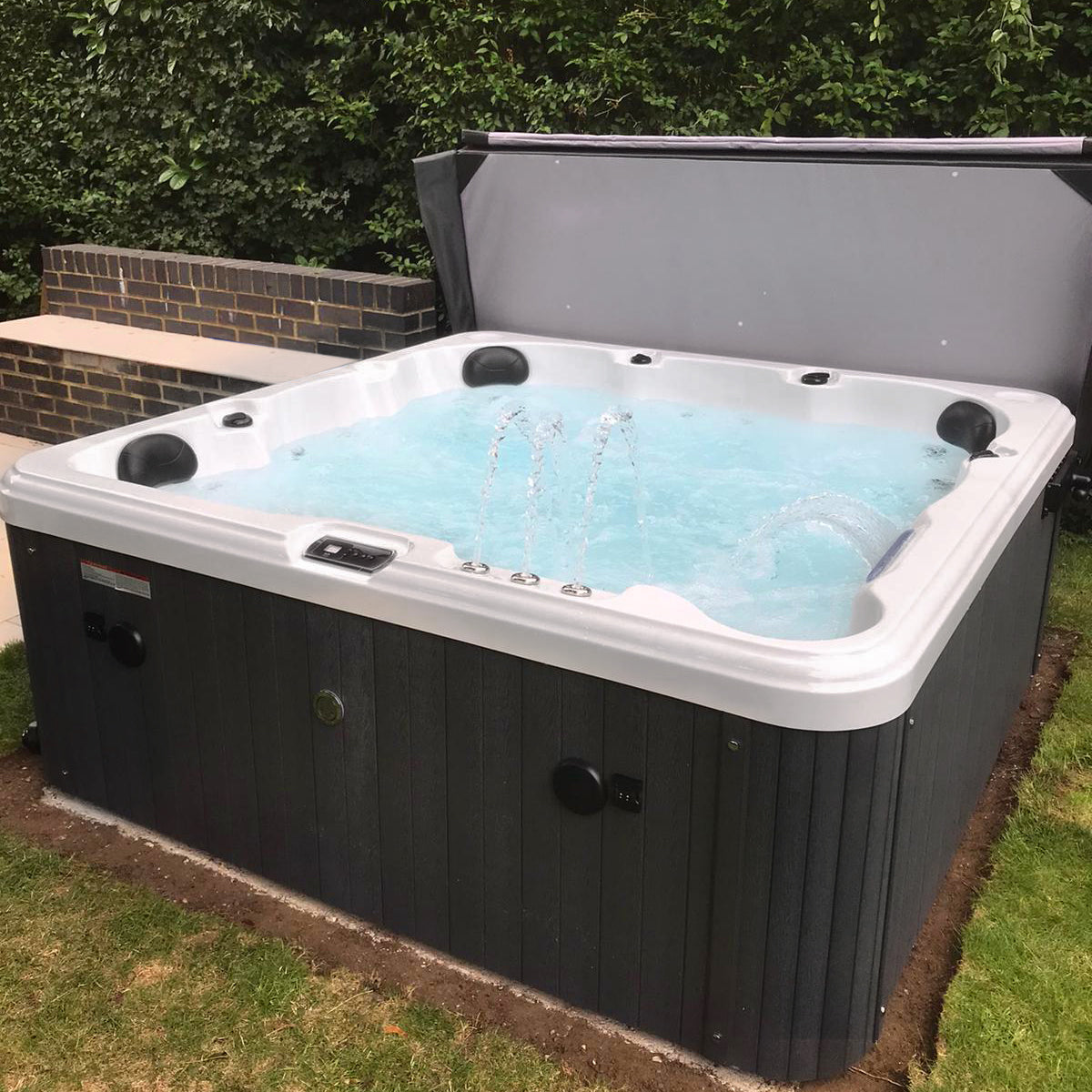 ORCA LEISURE Jackboro 13A 5 Person Hot tub - Luxury Equipment Online