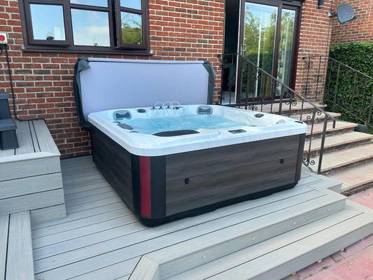Superior Wellness 5 Person Hot Tub OR7915 32AMP