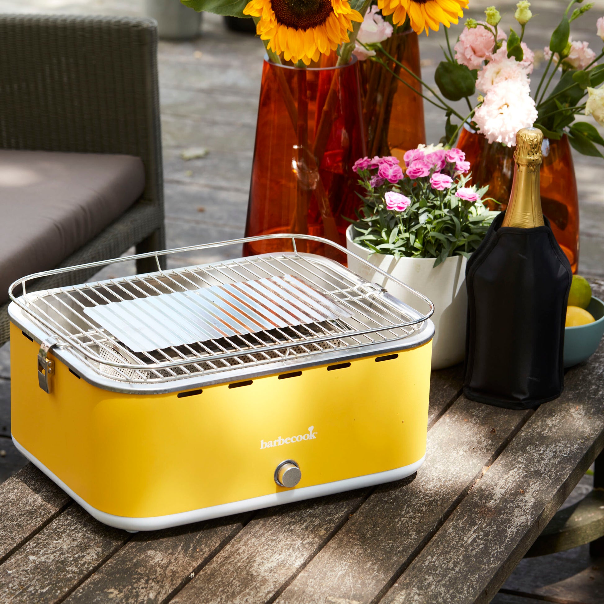 Barbecook Carlo charcoal table grill Sunshine Yellow 44x33x21cm ambience