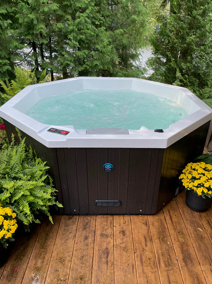 Canadian_Spa_Muskoka_AI_Patio_Spa_5_Person_14_Jet_188x188cm